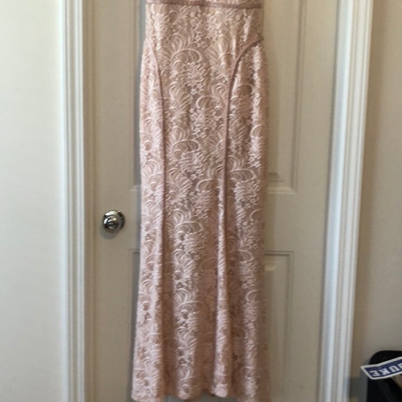 Xscape gown - Picture 3 of 7